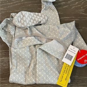 Magnetic me unisex footie - size 12-18 months